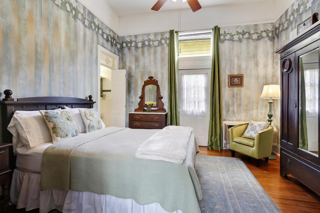 Auld Sweet Olive Bed And Breakfast Ню Орлиънс Екстериор снимка